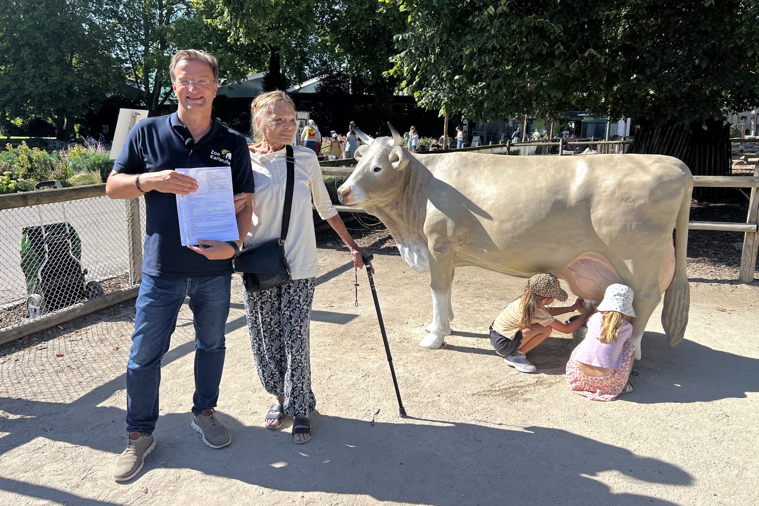 BU: Franziska Schnaiter hat 370.000 Euro für ein Jahr angelegt. Bei Fälligkeit soll der Zoo die komplette Summe erhalten. Foto: Zoo Karlsruhe